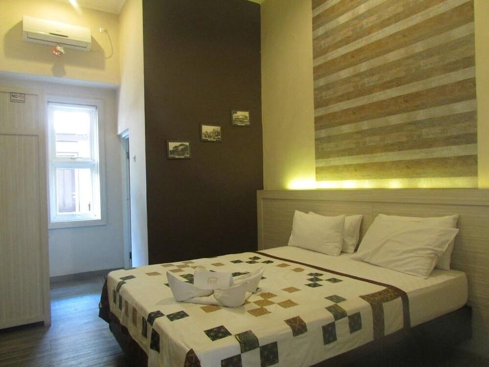 Riche Heritage Hotel Malang Ngoại thất bức ảnh