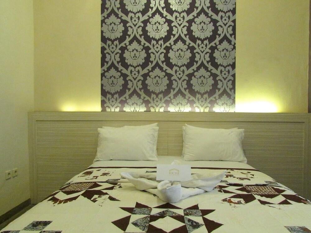 Riche Heritage Hotel Malang Ngoại thất bức ảnh