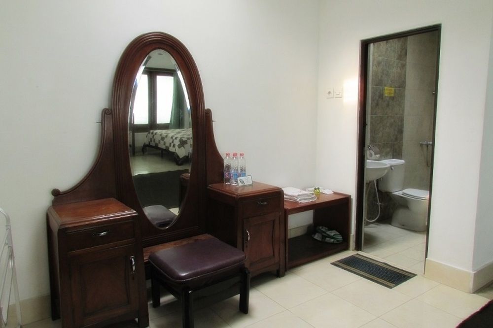 Riche Heritage Hotel Malang Ngoại thất bức ảnh