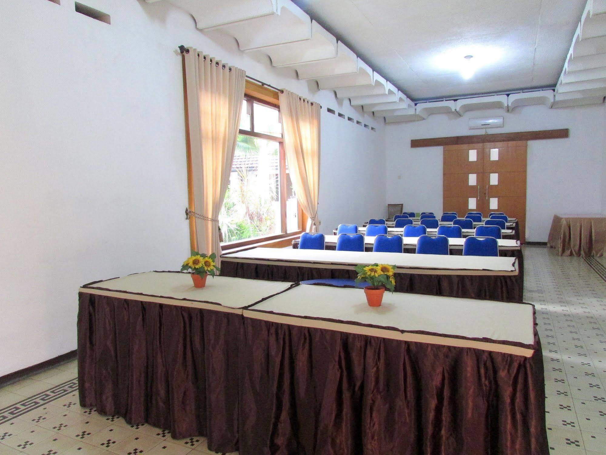 Riche Heritage Hotel Malang Ngoại thất bức ảnh